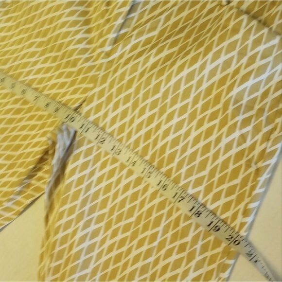 New York and Co. abstract print capris - Picture 8 of 10